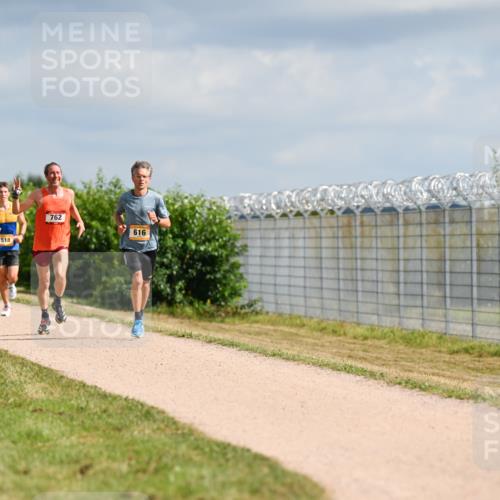 14.09.2025 - Airport Race Dr. Thomas Lammeyer http://msf.ph/oto/8861017 14.09.2025 11:54:14 Laufen 518, 762, 616 meine-sportfotos.de