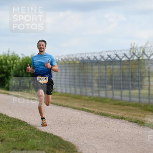 14.09.2025 - Airport Race Dr. Thomas Lammeyer http://msf.ph/oto/8861103 14.09.2025 11:54:31 Laufen 400, 2054 meine-sportfotos.de