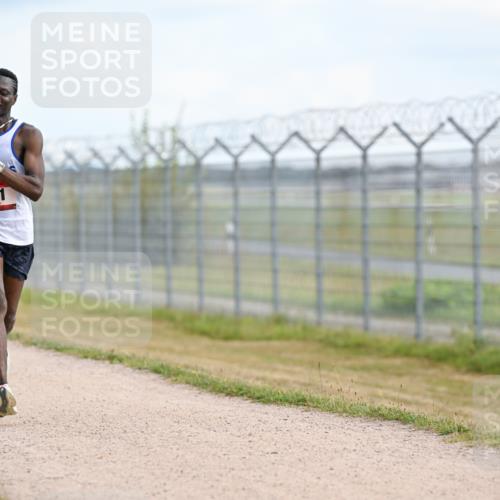 14.09.2025 - Airport Race Dr. Thomas Lammeyer http://msf.ph/oto/8861150 14.09.2025 11:54:55 Laufen 131 meine-sportfotos.de