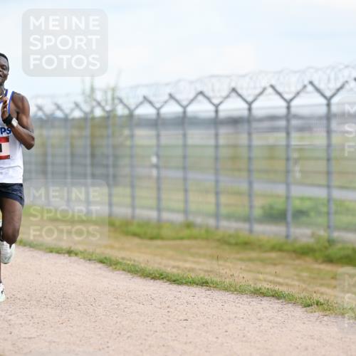 14.09.2025 - Airport Race Dr. Thomas Lammeyer http://msf.ph/oto/8861151 14.09.2025 11:54:55 Laufen 131 meine-sportfotos.de