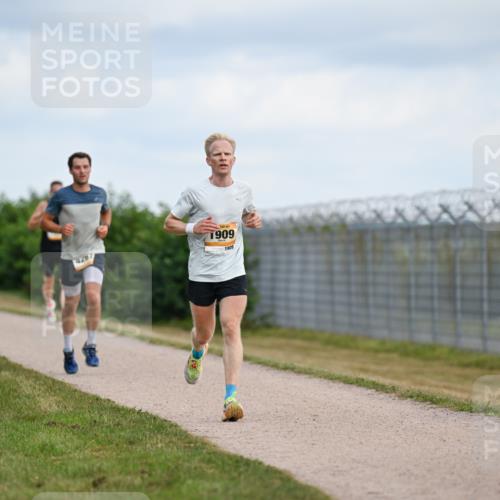 14.09.2025 - Airport Race Dr. Thomas Lammeyer http://msf.ph/oto/8861427 14.09.2025 11:57:15 Laufen 4267, 1909, 1909 meine-sportfotos.de