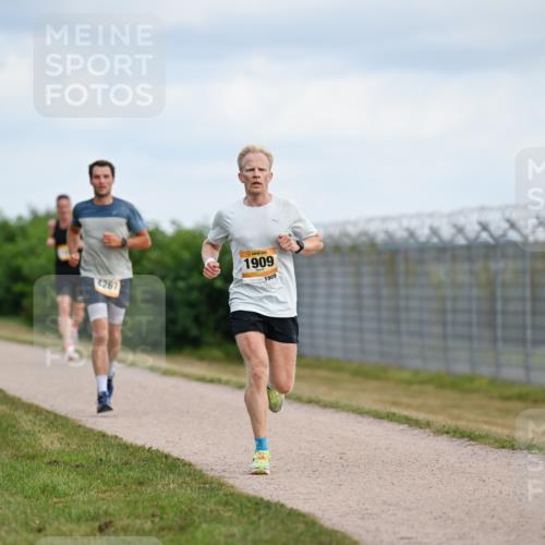 14.09.2025 - Airport Race Dr. Thomas Lammeyer http://msf.ph/oto/8861430 14.09.2025 11:57:15 Laufen 4267, 1909, 1909 meine-sportfotos.de