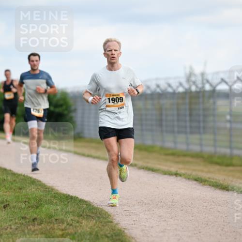 14.09.2025 - Airport Race Dr. Thomas Lammeyer http://msf.ph/oto/8861438 14.09.2025 11:57:17 Laufen 4767, 1909, 1909 meine-sportfotos.de