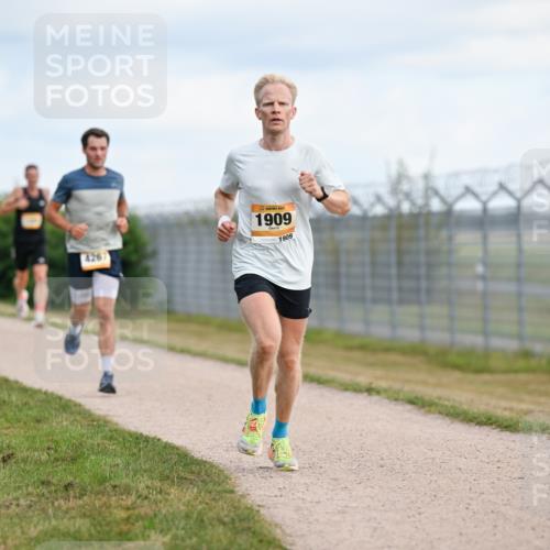 14.09.2025 - Airport Race Dr. Thomas Lammeyer http://msf.ph/oto/8861441 14.09.2025 11:57:17 Laufen 4267, 1909, 1909 meine-sportfotos.de