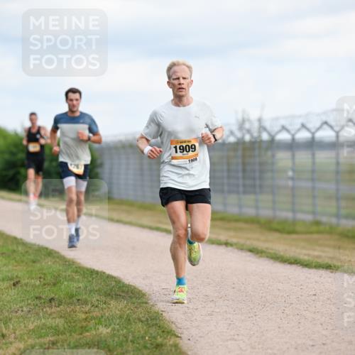 14.09.2025 - Airport Race Dr. Thomas Lammeyer http://msf.ph/oto/8861443 14.09.2025 11:57:17 Laufen 267, 1909, 1909 meine-sportfotos.de