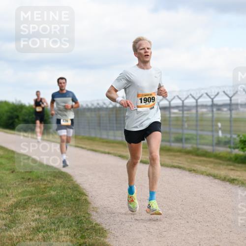 14.09.2025 - Airport Race Dr. Thomas Lammeyer http://msf.ph/oto/8861454 14.09.2025 11:57:19 Laufen 226, 1909, 1909 meine-sportfotos.de