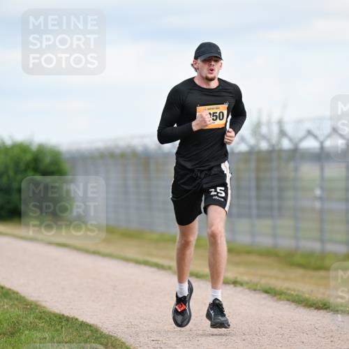 14.09.2025 - Airport Race Dr. Thomas Lammeyer http://msf.ph/oto/8861495 14.09.2025 11:57:33 Laufen 250, 25 meine-sportfotos.de