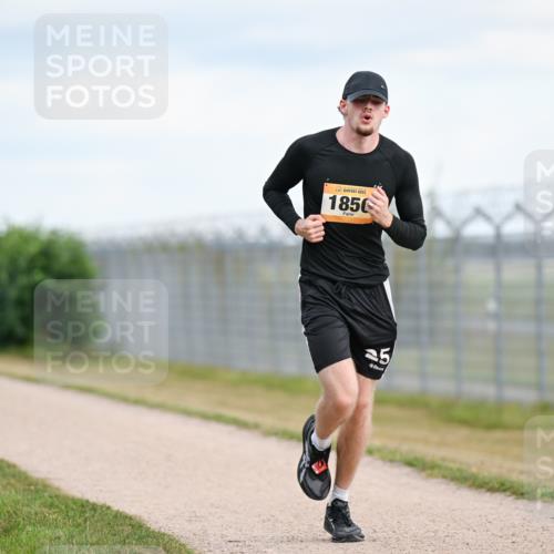 14.09.2025 - Airport Race Dr. Thomas Lammeyer http://msf.ph/oto/8861497 14.09.2025 11:57:33 Laufen 1850, 35 meine-sportfotos.de