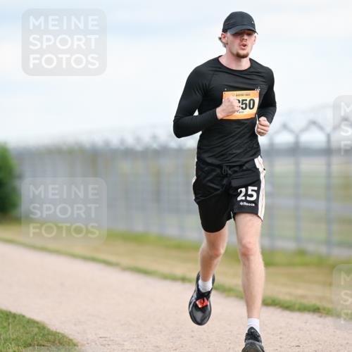 14.09.2025 - Airport Race Dr. Thomas Lammeyer http://msf.ph/oto/8861501 14.09.2025 11:57:33 Laufen 250, 25 meine-sportfotos.de