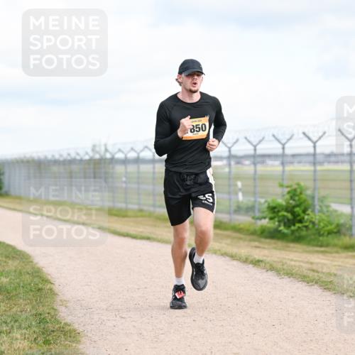 14.09.2025 - Airport Race Dr. Thomas Lammeyer http://msf.ph/oto/8861511 14.09.2025 11:57:35 Laufen 18, 850 meine-sportfotos.de