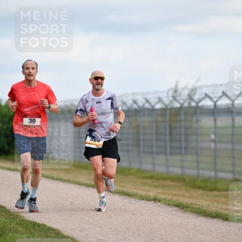 14.09.2025 - Airport Race Dr. Thomas Lammeyer http://msf.ph/oto/8861522 14.09.2025 11:57:39 Laufen 30, 320, 326 meine-sportfotos.de