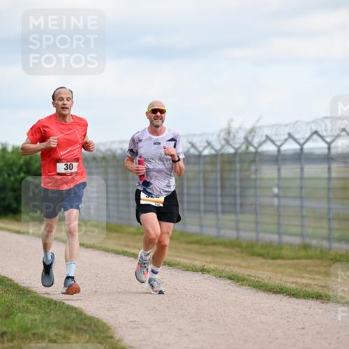 14.09.2025 - Airport Race Dr. Thomas Lammeyer http://msf.ph/oto/8861525 14.09.2025 11:57:39 Laufen 30, 326 meine-sportfotos.de