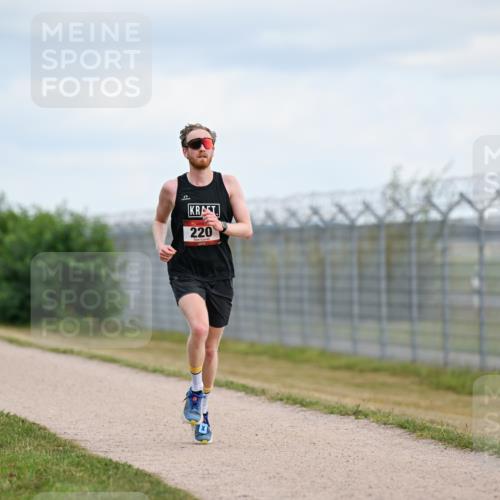 14.09.2025 - Airport Race Dr. Thomas Lammeyer http://msf.ph/oto/8861547 14.09.2025 11:57:47 Laufen 220 meine-sportfotos.de