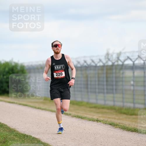 14.09.2025 - Airport Race Dr. Thomas Lammeyer http://msf.ph/oto/8861549 14.09.2025 11:57:47 Laufen 220 meine-sportfotos.de