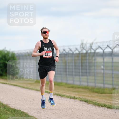 14.09.2025 - Airport Race Dr. Thomas Lammeyer http://msf.ph/oto/8861550 14.09.2025 11:57:47 Laufen 220 meine-sportfotos.de