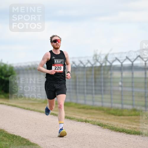 14.09.2025 - Airport Race Dr. Thomas Lammeyer http://msf.ph/oto/8861551 14.09.2025 11:57:47 Laufen 220 meine-sportfotos.de