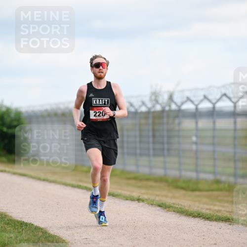 14.09.2025 - Airport Race Dr. Thomas Lammeyer http://msf.ph/oto/8861552 14.09.2025 11:57:47 Laufen 220 meine-sportfotos.de