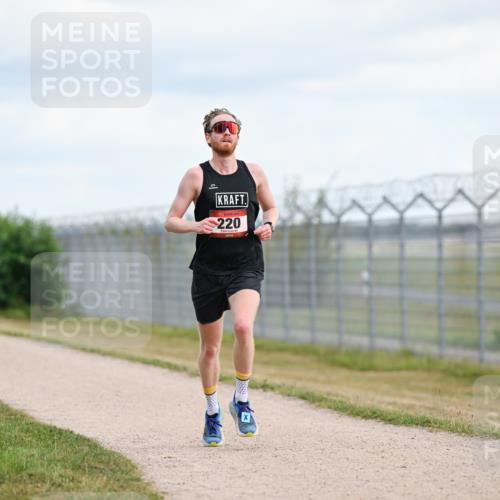 14.09.2025 - Airport Race Dr. Thomas Lammeyer http://msf.ph/oto/8861554 14.09.2025 11:57:48 Laufen 220 meine-sportfotos.de
