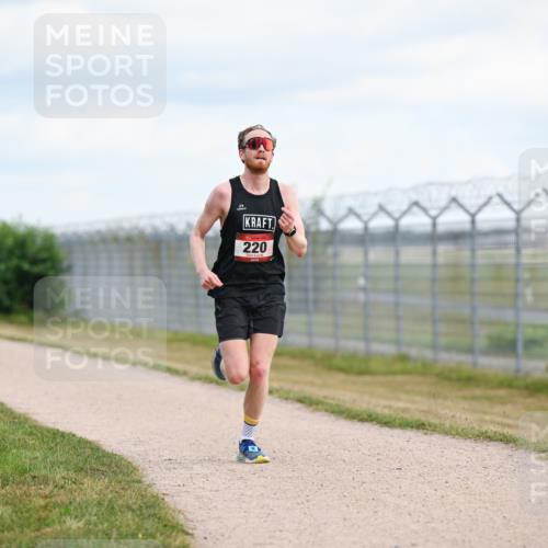 14.09.2025 - Airport Race Dr. Thomas Lammeyer http://msf.ph/oto/8861556 14.09.2025 11:57:48 Laufen 220 meine-sportfotos.de