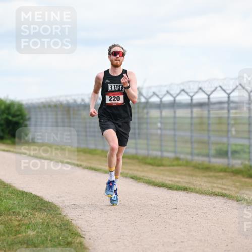 14.09.2025 - Airport Race Dr. Thomas Lammeyer http://msf.ph/oto/8861557 14.09.2025 11:57:48 Laufen 220 meine-sportfotos.de