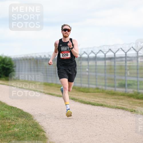 14.09.2025 - Airport Race Dr. Thomas Lammeyer http://msf.ph/oto/8861558 14.09.2025 11:57:48 Laufen 220 meine-sportfotos.de