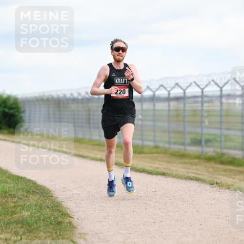 14.09.2025 - Airport Race Dr. Thomas Lammeyer http://msf.ph/oto/8861560 14.09.2025 11:57:49 Laufen 220 meine-sportfotos.de
