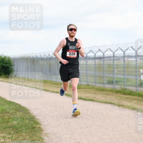 14.09.2025 - Airport Race Dr. Thomas Lammeyer http://msf.ph/oto/8861561 14.09.2025 11:57:49 Laufen 220 meine-sportfotos.de