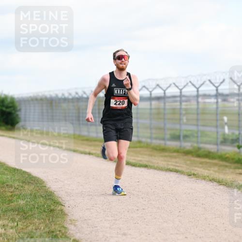 14.09.2025 - Airport Race Dr. Thomas Lammeyer http://msf.ph/oto/8861562 14.09.2025 11:57:49 Laufen 220 meine-sportfotos.de