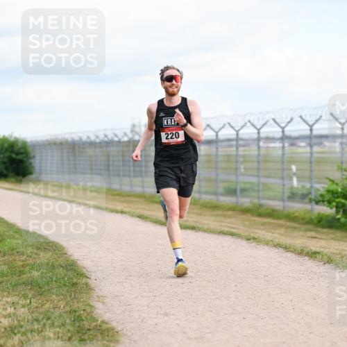 14.09.2025 - Airport Race Dr. Thomas Lammeyer http://msf.ph/oto/8861564 14.09.2025 11:57:49 Laufen 220 meine-sportfotos.de