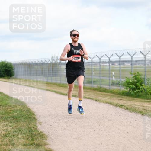 14.09.2025 - Airport Race Dr. Thomas Lammeyer http://msf.ph/oto/8861566 14.09.2025 11:57:49 Laufen 220 meine-sportfotos.de