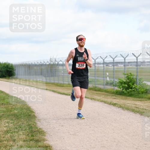 14.09.2025 - Airport Race Dr. Thomas Lammeyer http://msf.ph/oto/8861568 14.09.2025 11:57:50 Laufen 220 meine-sportfotos.de