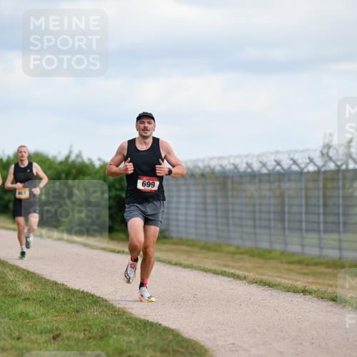14.09.2025 - Airport Race Dr. Thomas Lammeyer http://msf.ph/oto/8861569 14.09.2025 11:57:53 Laufen 699, 657 meine-sportfotos.de