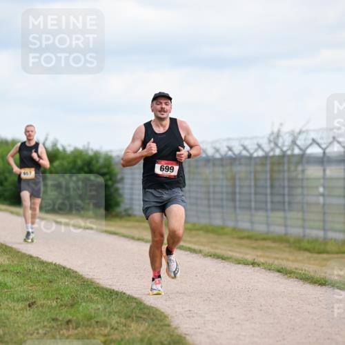 14.09.2025 - Airport Race Dr. Thomas Lammeyer http://msf.ph/oto/8861577 14.09.2025 11:57:54 Laufen 699, 657 meine-sportfotos.de
