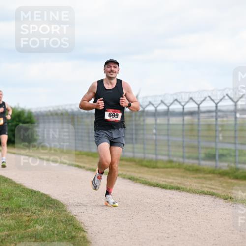 14.09.2025 - Airport Race Dr. Thomas Lammeyer http://msf.ph/oto/8861585 14.09.2025 11:57:55 Laufen 699, 657 meine-sportfotos.de