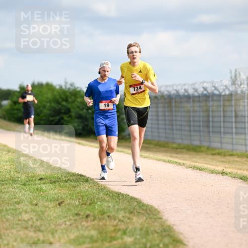 14.09.2025 - Airport Race Dr. Thomas Lammeyer http://msf.ph/oto/8861757 14.09.2025 11:58:40 Laufen 19, 724 meine-sportfotos.de