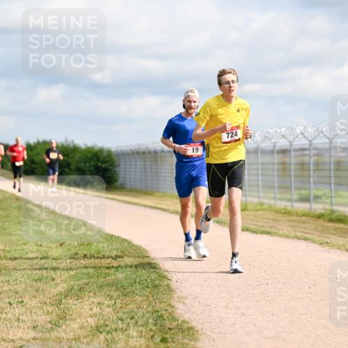 14.09.2025 - Airport Race Dr. Thomas Lammeyer http://msf.ph/oto/8861778 14.09.2025 11:58:43 Laufen 19, 724 meine-sportfotos.de