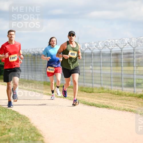 14.09.2025 - Airport Race Dr. Thomas Lammeyer http://msf.ph/oto/8861879 14.09.2025 11:59:10 Laufen 397, 1997, 1849, 493 meine-sportfotos.de