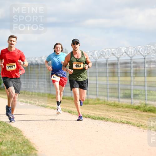 14.09.2025 - Airport Race Dr. Thomas Lammeyer http://msf.ph/oto/8861882 14.09.2025 11:59:10 Laufen 397, 1997, 1840, 493 meine-sportfotos.de