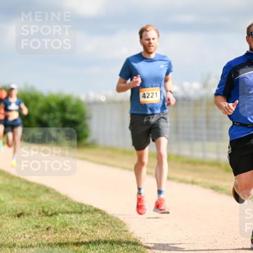 14.09.2025 - Airport Race Dr. Thomas Lammeyer http://msf.ph/oto/8861975 14.09.2025 11:59:35 Laufen 4221 meine-sportfotos.de