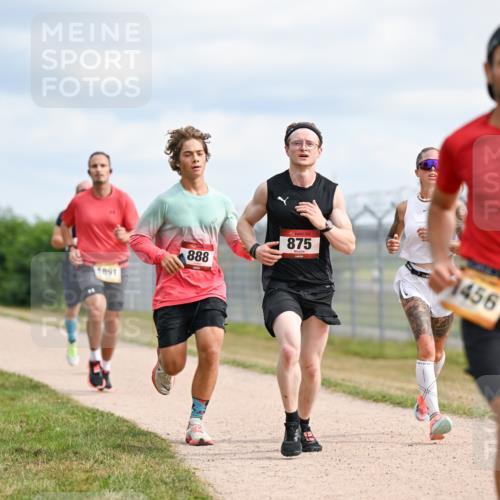 14.09.2025 - Airport Race Dr. Thomas Lammeyer http://msf.ph/oto/8862083 14.09.2025 11:59:58 Laufen 1891, 888, 875, 1456 meine-sportfotos.de