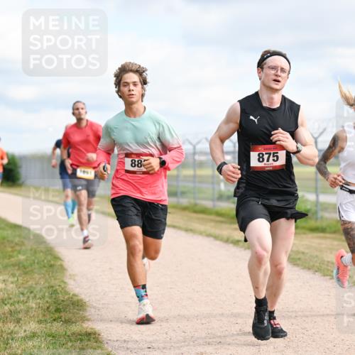 14.09.2025 - Airport Race Dr. Thomas Lammeyer http://msf.ph/oto/8862098 14.09.2025 12:00:01 Laufen 88, 875 meine-sportfotos.de
