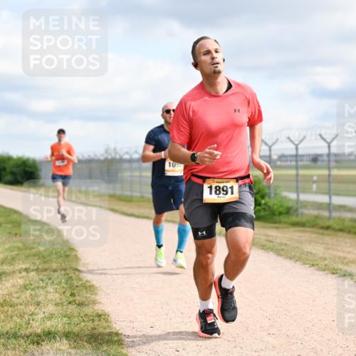 14.09.2025 - Airport Race Dr. Thomas Lammeyer http://msf.ph/oto/8862111 14.09.2025 12:00:03 Laufen 10, 1891 meine-sportfotos.de
