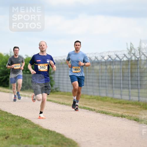14.09.2025 - Airport Race Dr. Thomas Lammeyer http://msf.ph/oto/8862166 14.09.2025 12:00:40 Laufen 4112, 593, 1853 meine-sportfotos.de