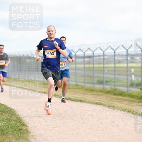 14.09.2025 - Airport Race Dr. Thomas Lammeyer http://msf.ph/oto/8862185 14.09.2025 12:00:43 Laufen 4112, 593, 853 meine-sportfotos.de