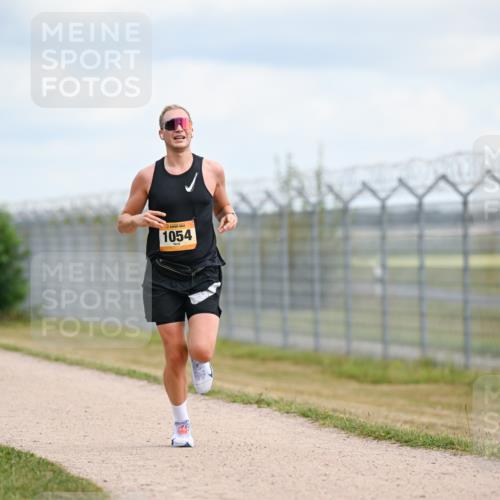 14.09.2025 - Airport Race Dr. Thomas Lammeyer http://msf.ph/oto/8862251 14.09.2025 12:00:57 Laufen 2165, 1054 meine-sportfotos.de