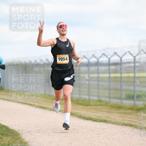 14.09.2025 - Airport Race Dr. Thomas Lammeyer http://msf.ph/oto/8862258 14.09.2025 12:00:58 Laufen 1054, 2165 meine-sportfotos.de