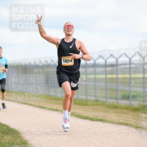 14.09.2025 - Airport Race Dr. Thomas Lammeyer http://msf.ph/oto/8862260 14.09.2025 12:00:58 Laufen 216, 1054 meine-sportfotos.de