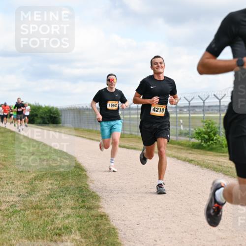 14.09.2025 - Airport Race Dr. Thomas Lammeyer http://msf.ph/oto/8862344 14.09.2025 12:01:16 Laufen 1662, 4210, 1455 meine-sportfotos.de