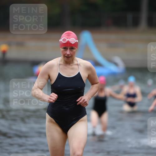 14.09.2025 - Stadtparktriathlon Michael Strokosch http://msf.ph/oto/8862370 14.09.2025 09:50:21 Schwimmen 515, 532, 553, 571, 588, 595, 600, 619 meine-sportfotos.de