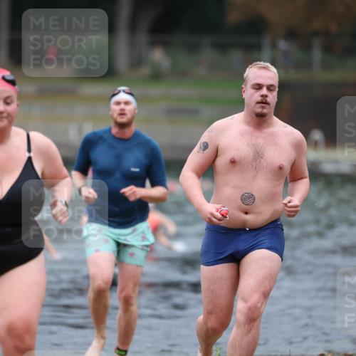 14.09.2025 - Stadtparktriathlon Michael Strokosch http://msf.ph/oto/8862384 14.09.2025 09:50:27 Schwimmen 532, 553, 571, 588, 592, 595 meine-sportfotos.de